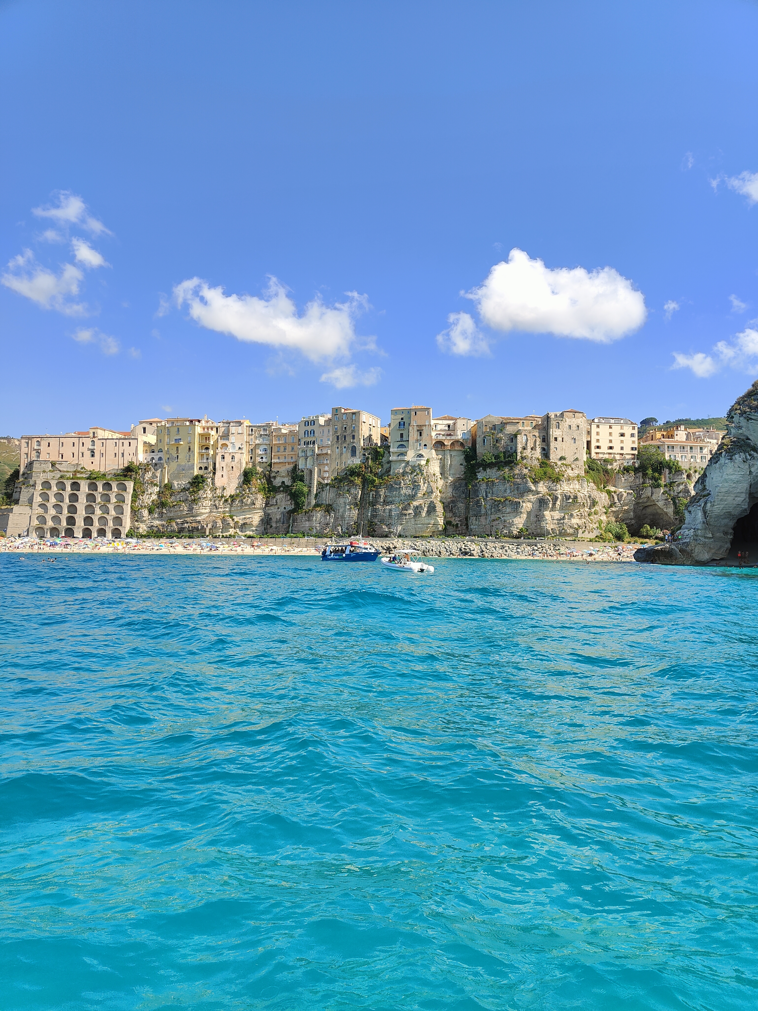 Tropea vista dal mare